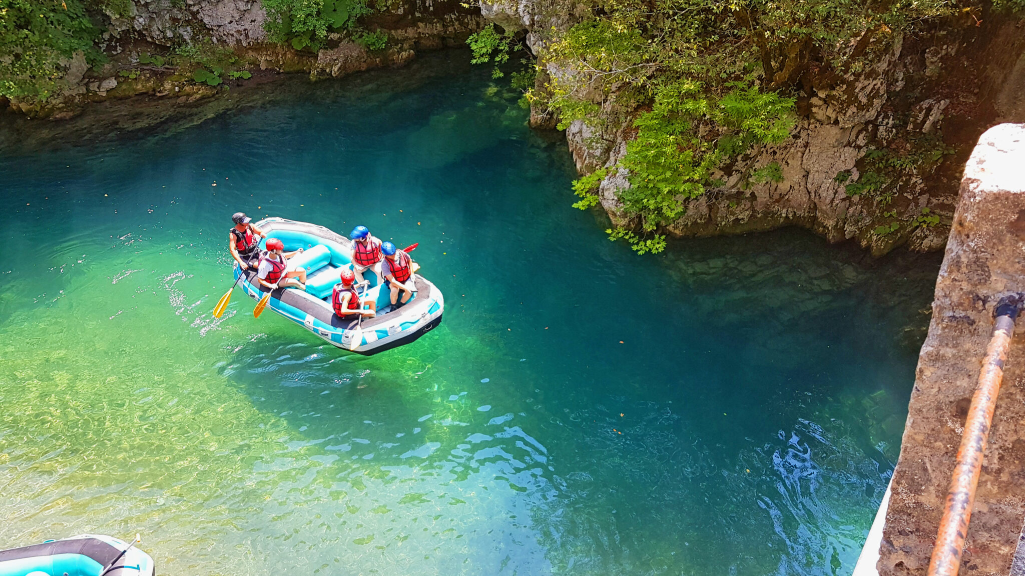 Voidomatis River, ideal for rafting fans / Shutterstock