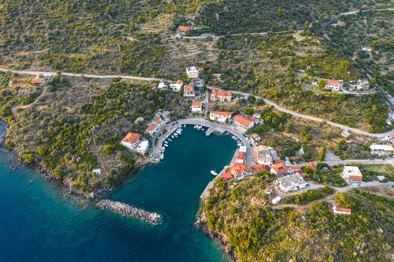 Methana a Volcano on the Eastern tip of the Peloponnese| travel.gr