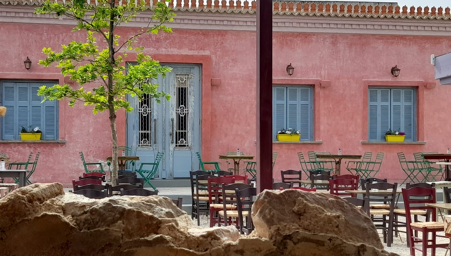 Επτά καφέ στην Αθήνα για να διαβάσετε ή να δουλέψετε με το λάπτοπ σας |  travel.gr