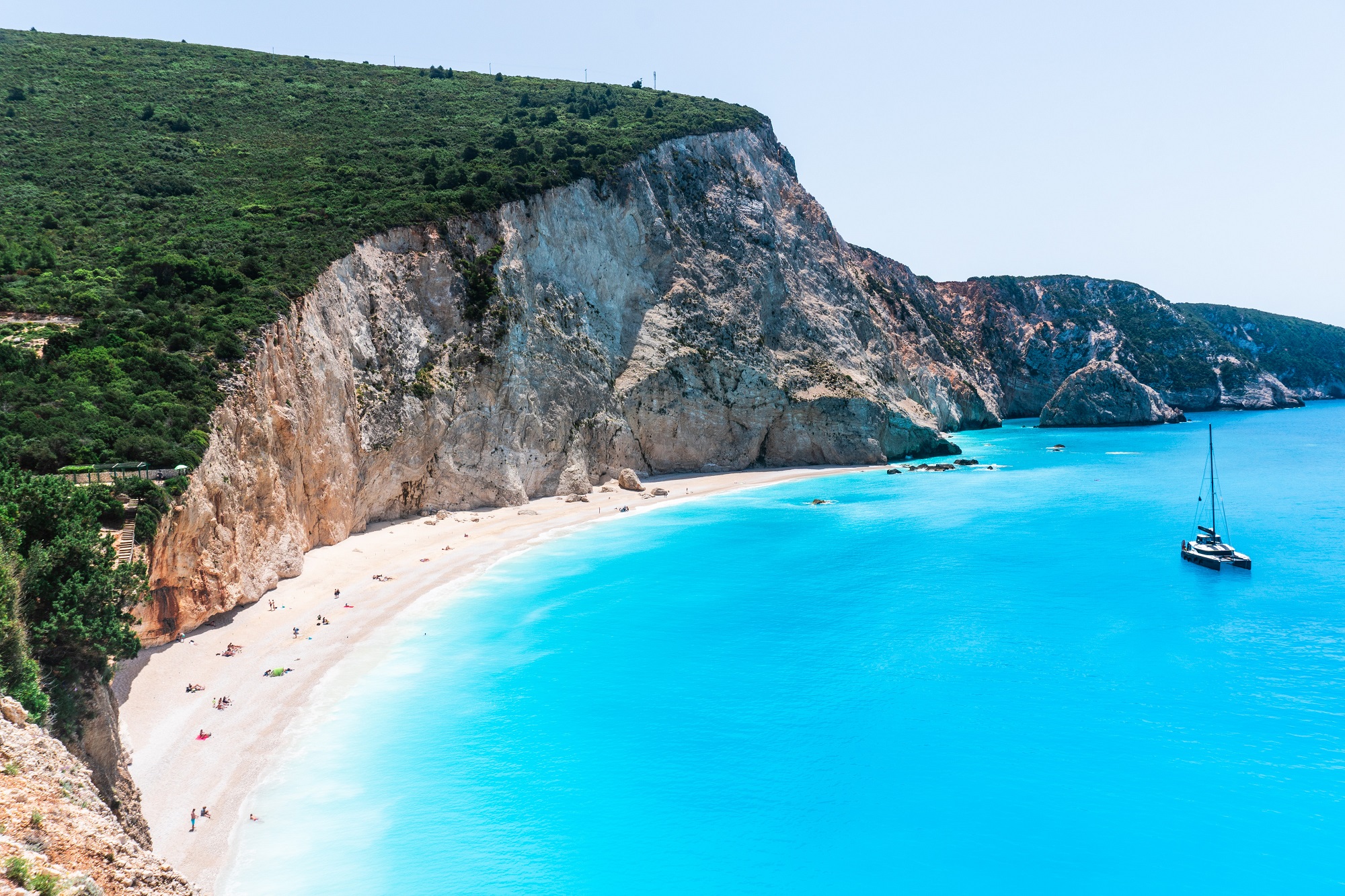 Λευκάδα: Στους 3 καλύτερους ιστιοπλοϊκούς προορισμούς για αρχάριους, σύμφωνα με το National Geographic | travel.gr