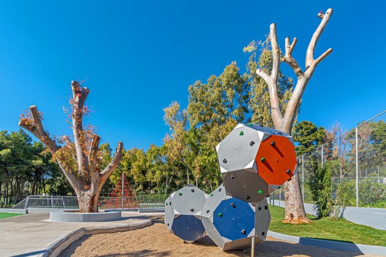 5+1 alternative children's playgrounds in Athens