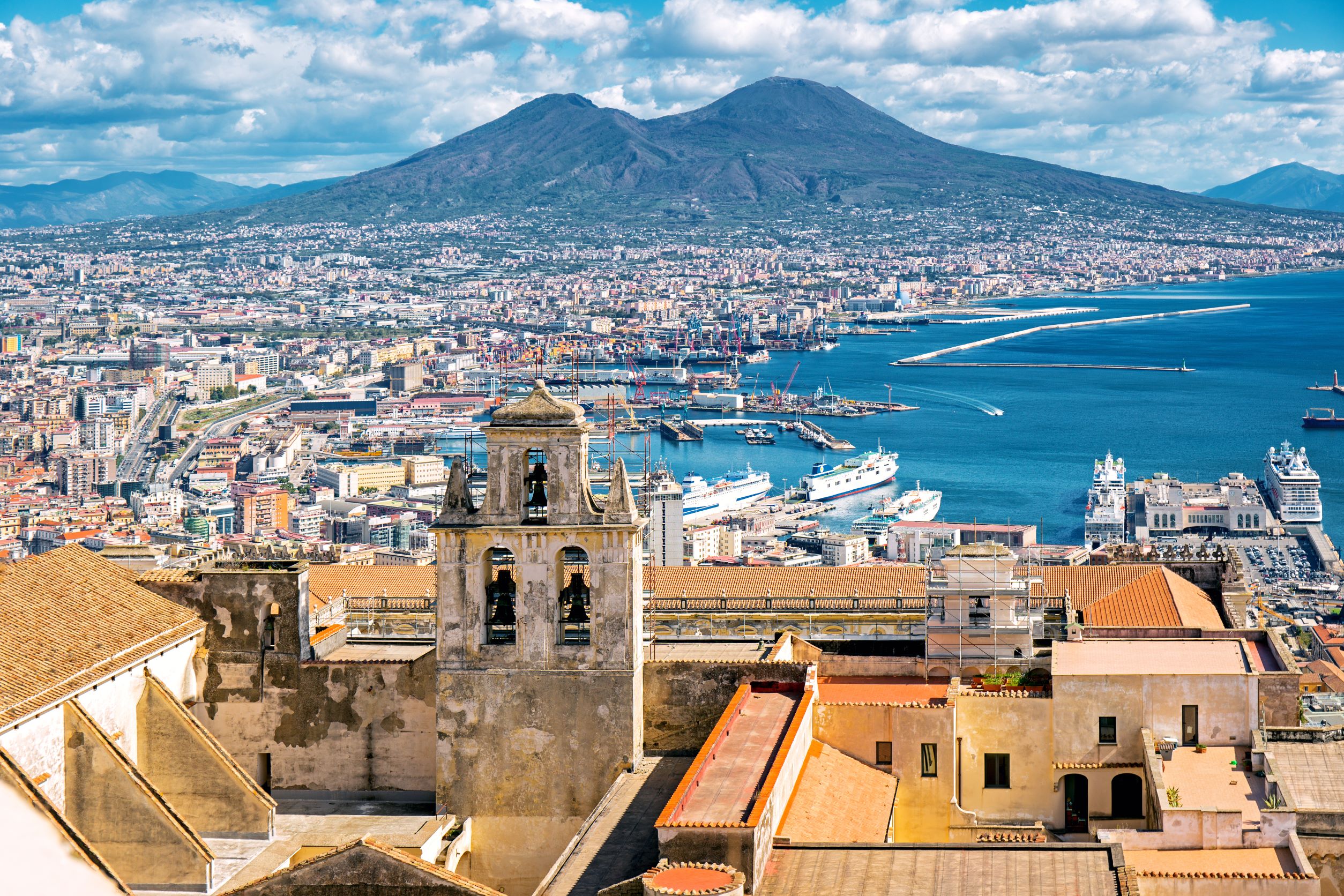 Il meglio di Napoli: una città italiana con una ricca storia e meraviglie architettoniche