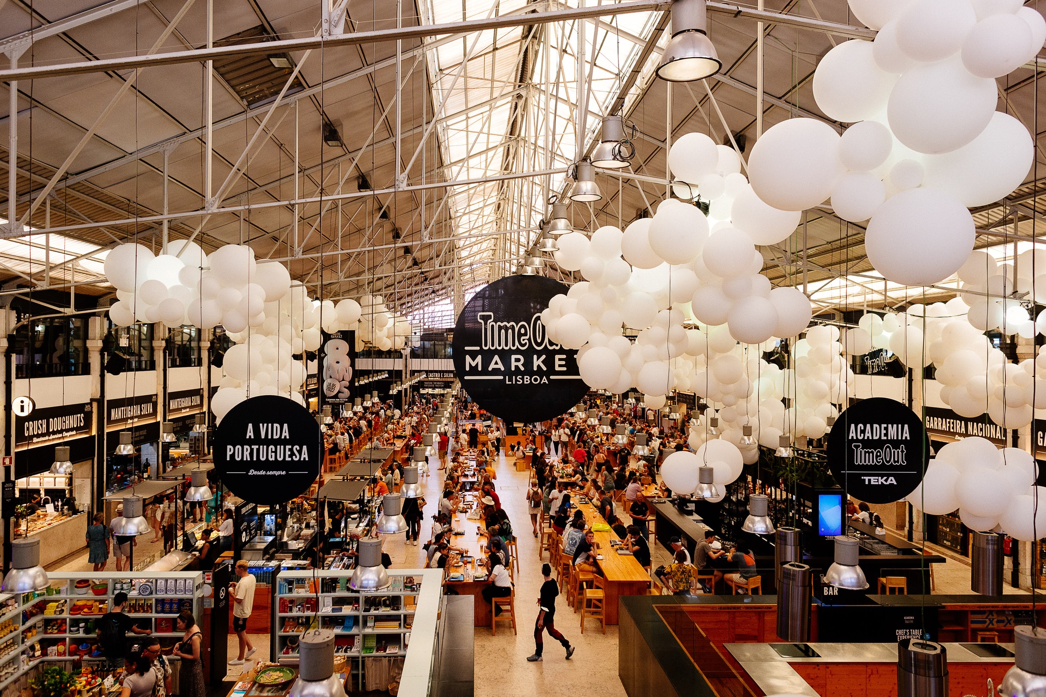 Time out market. Time out Market Lisboa. Time out Market статуи. Рынок в Лиссабоне. Lisboa Market Plan.