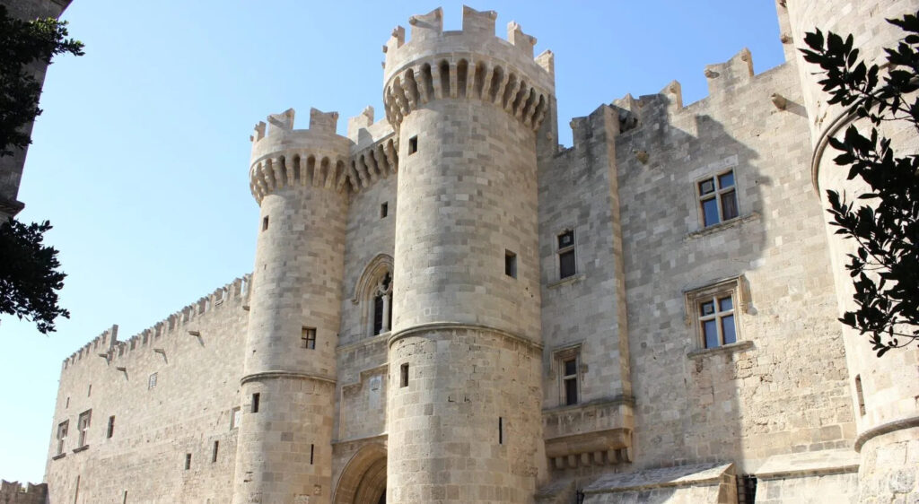 Explore the Old Town of Rhodes Island, Greece| travel.gr