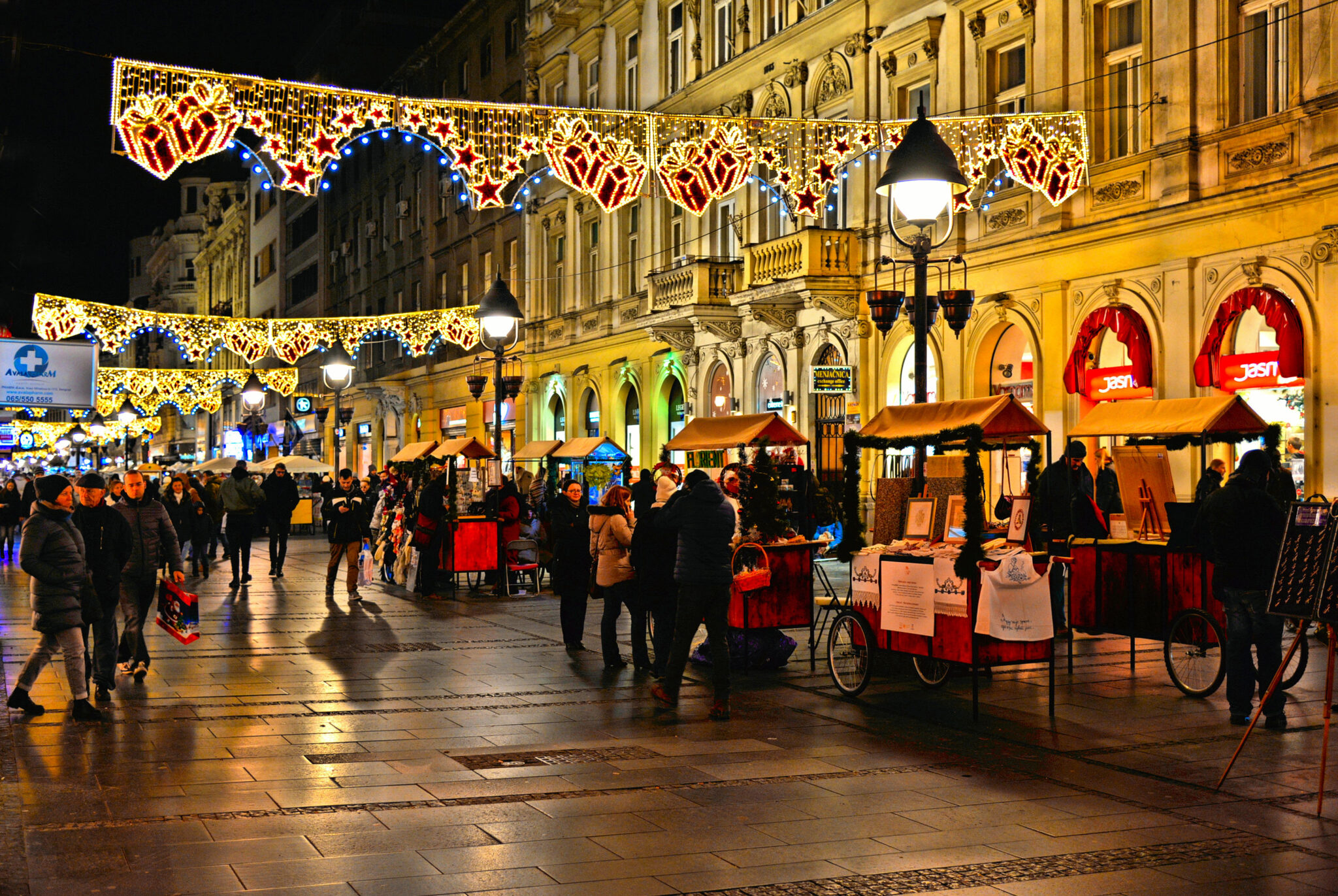 Χριστούγεννα στο Βελιγράδι – Μία πόλη γεμάτη γιορτινά φώτα, μουσική και  χαμόγελα | travel.gr