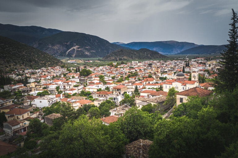 Ταξίδι στην Άμφισσα travel.gr