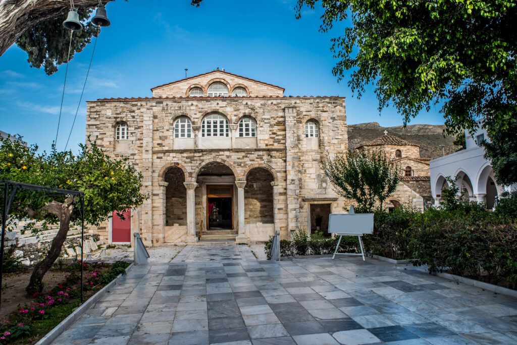 Πάρος αυθεντικά χωριά ασπρισμένα στενοσόκακα λευκά σπίτια| travel.gr