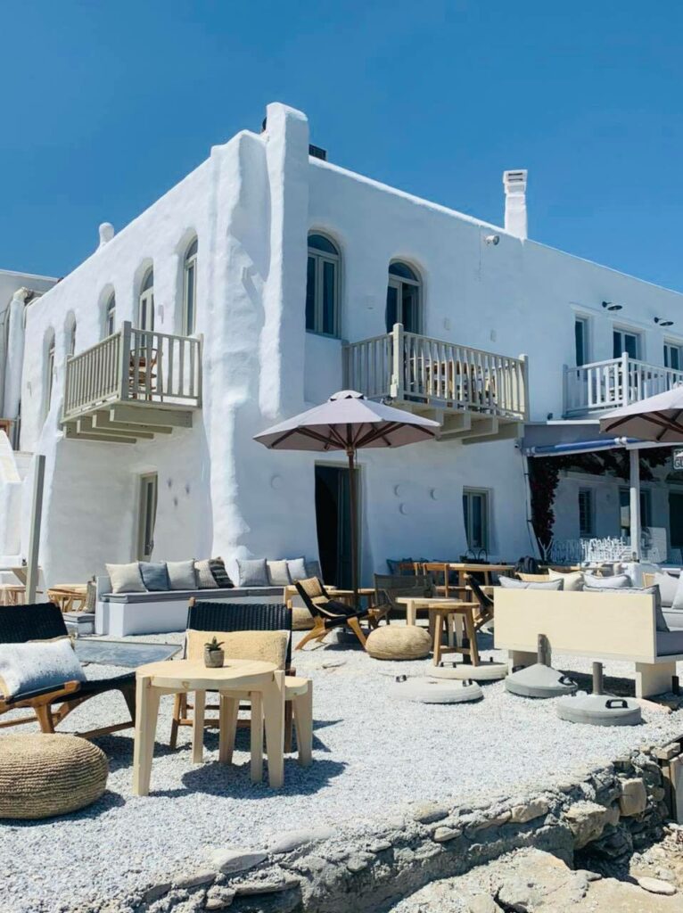 10 Unmissable Bars in Paros' Naoussa Town
