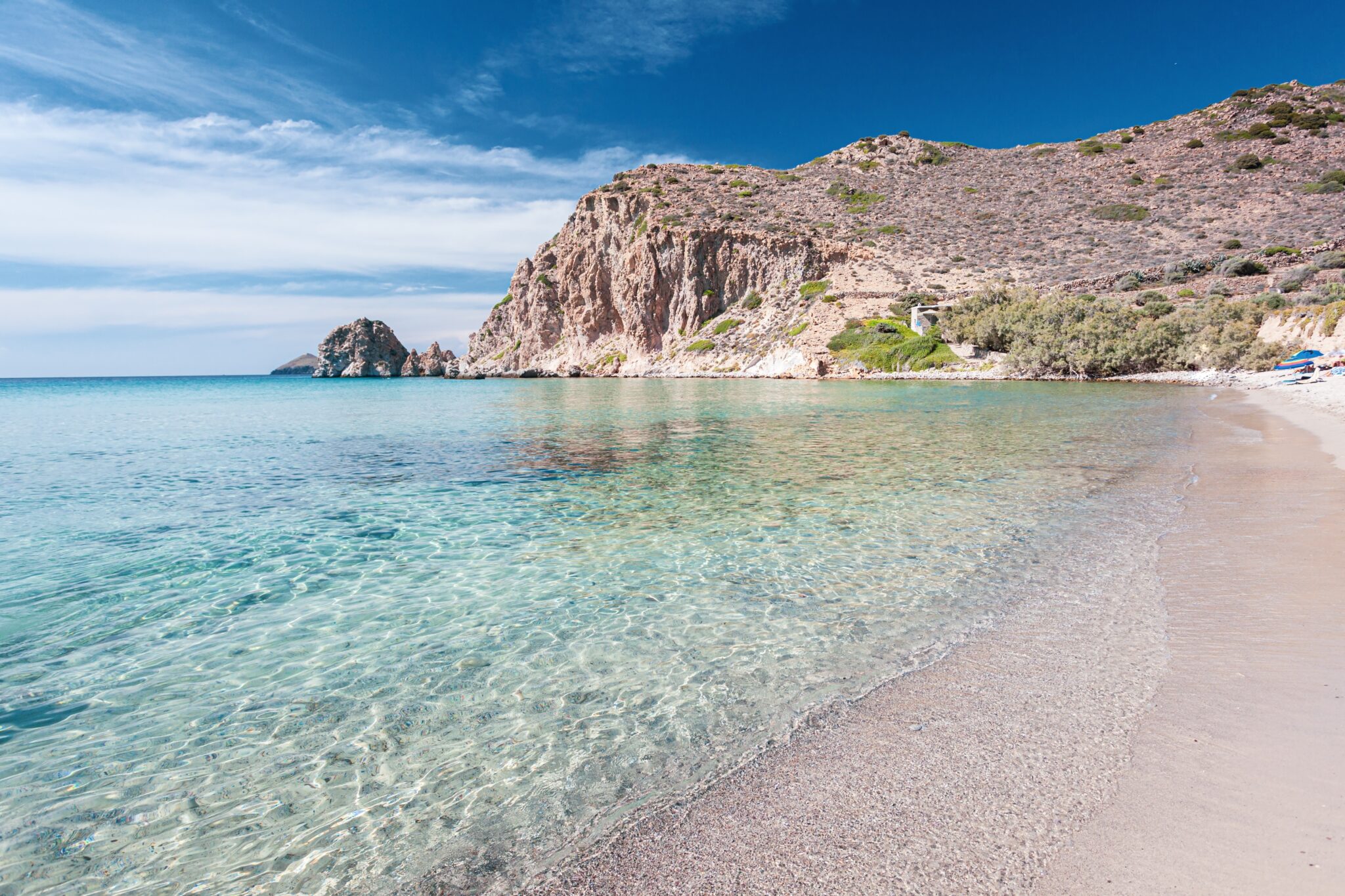 plathiena beach milos