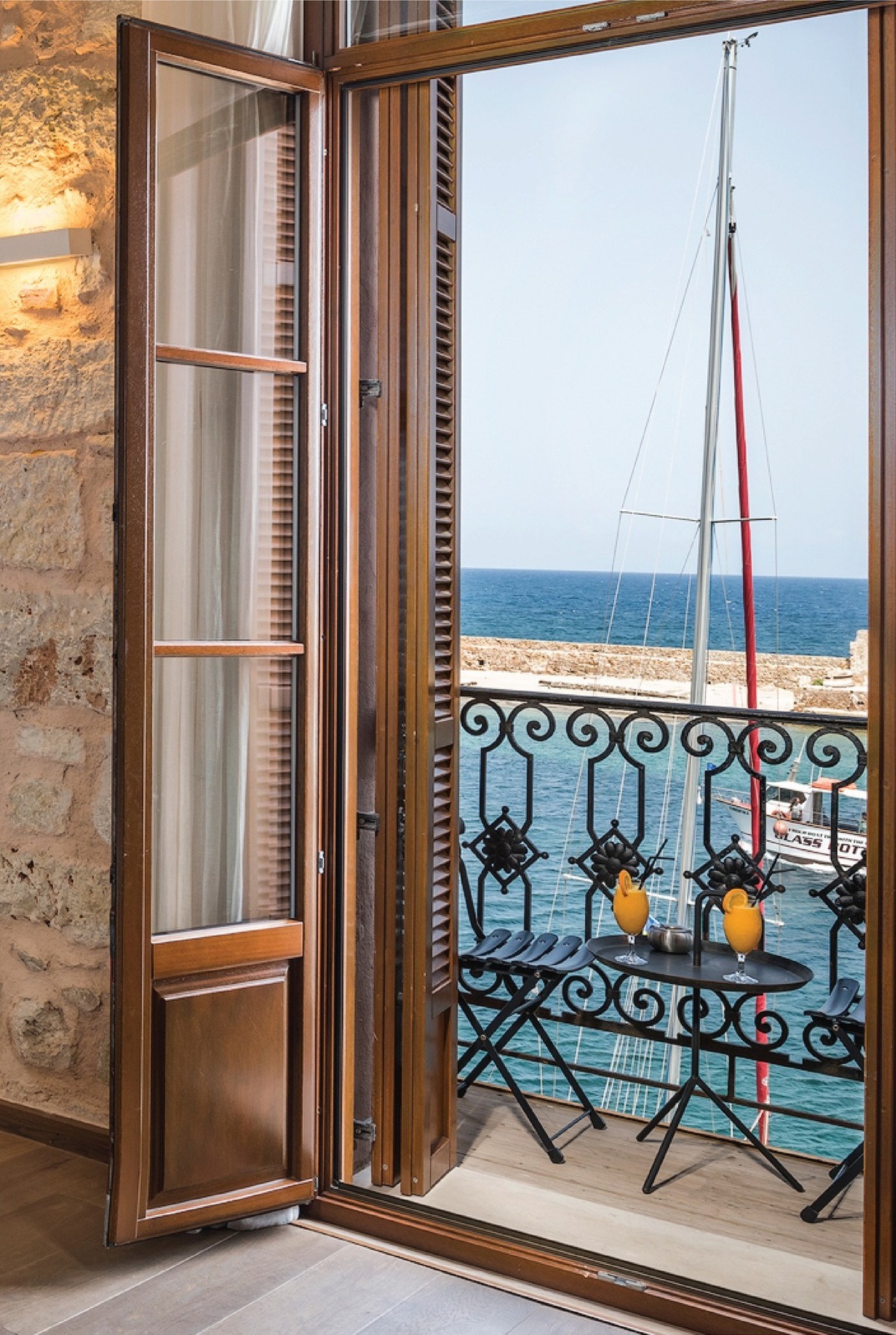 The guest rooms / Ambassadors Residence