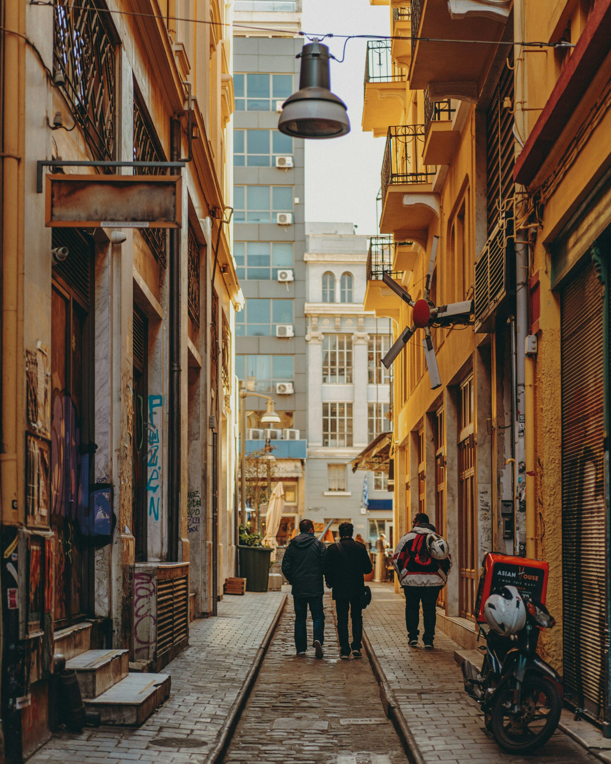Alley / Shutterstock
