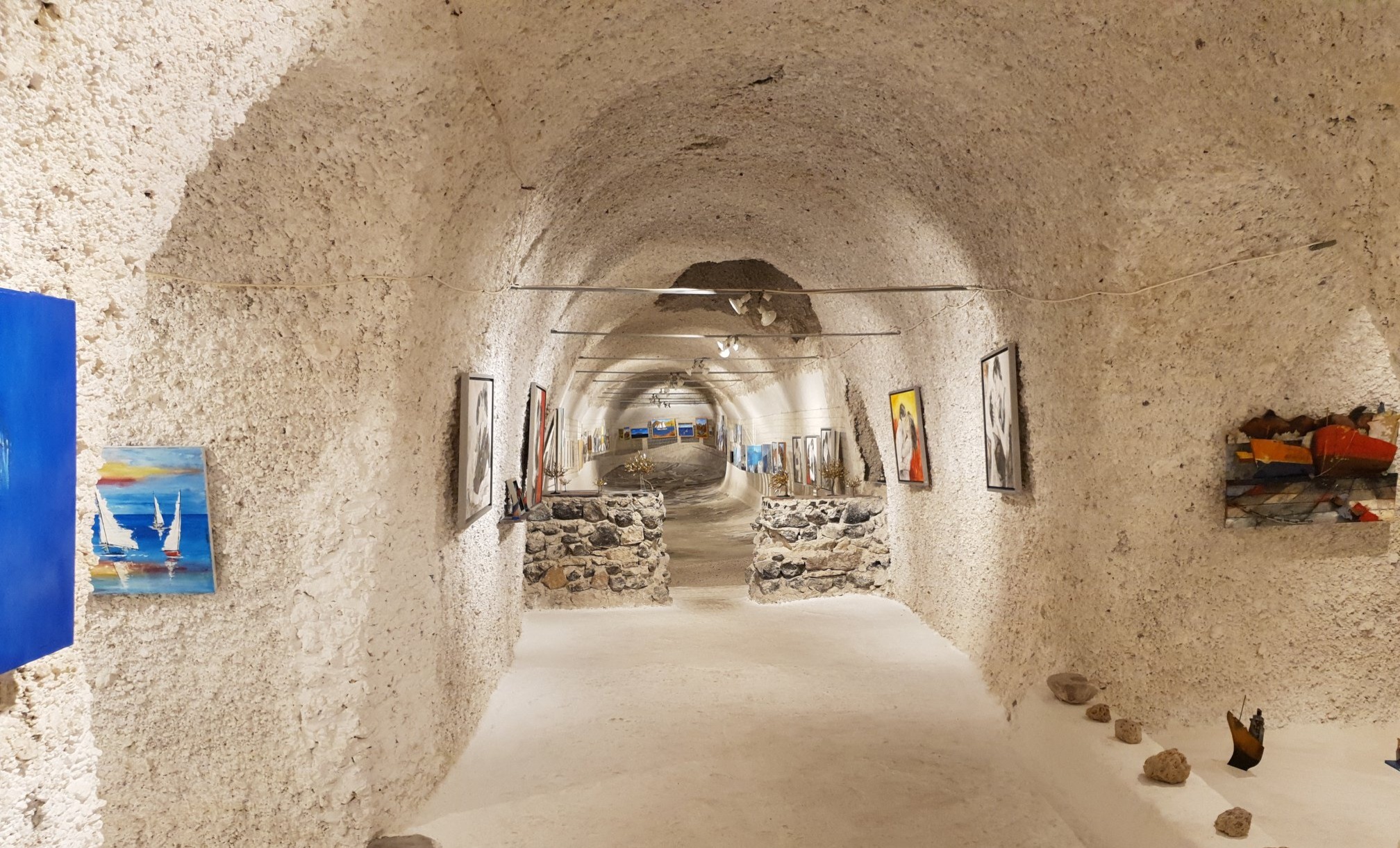 Exhibitions in cavernous spaces / Art Space Winery