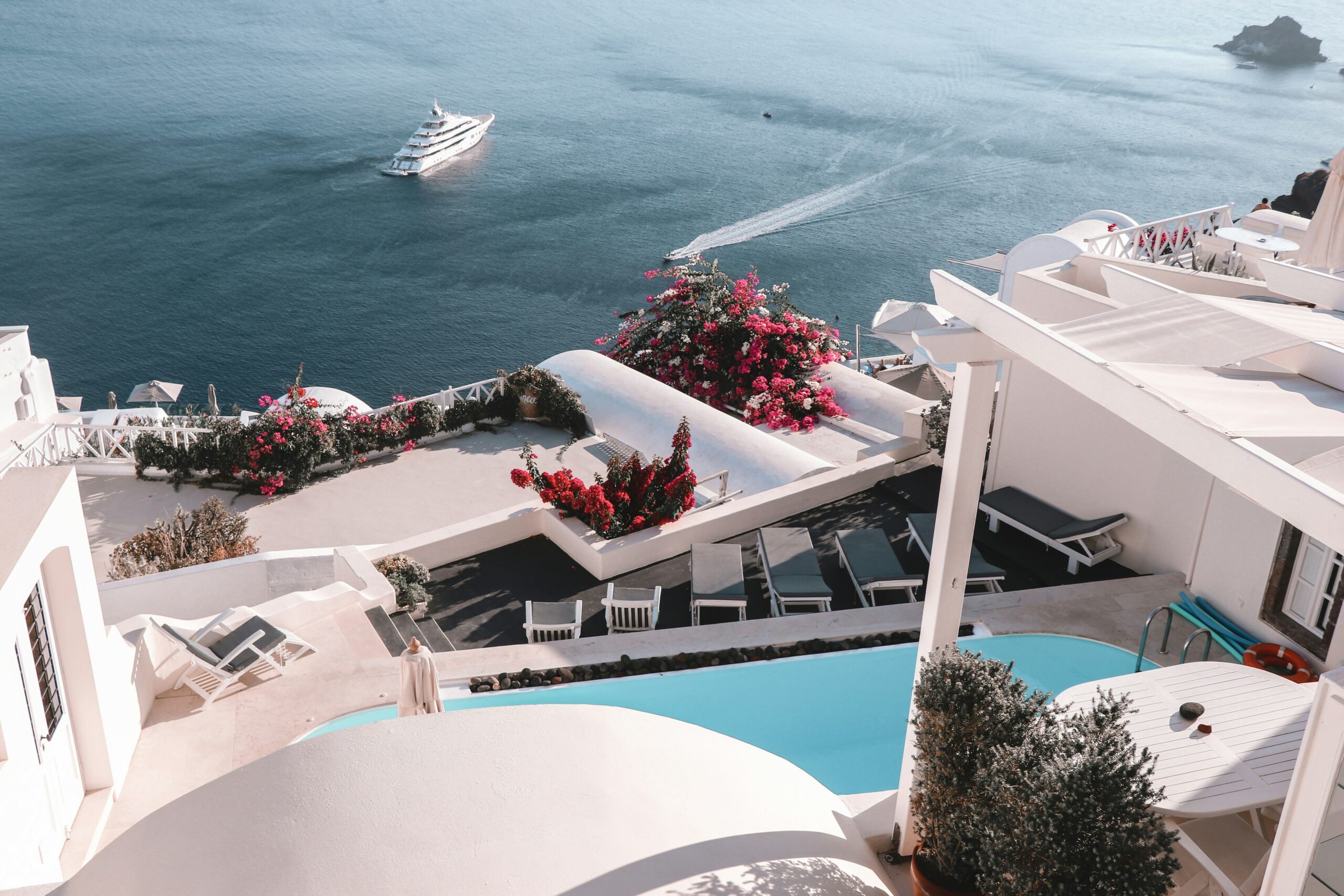 Πού υπερτερούν και πού υστερούν στα μάτια των τουριστών τα ελληνικά ξενοδοχεία