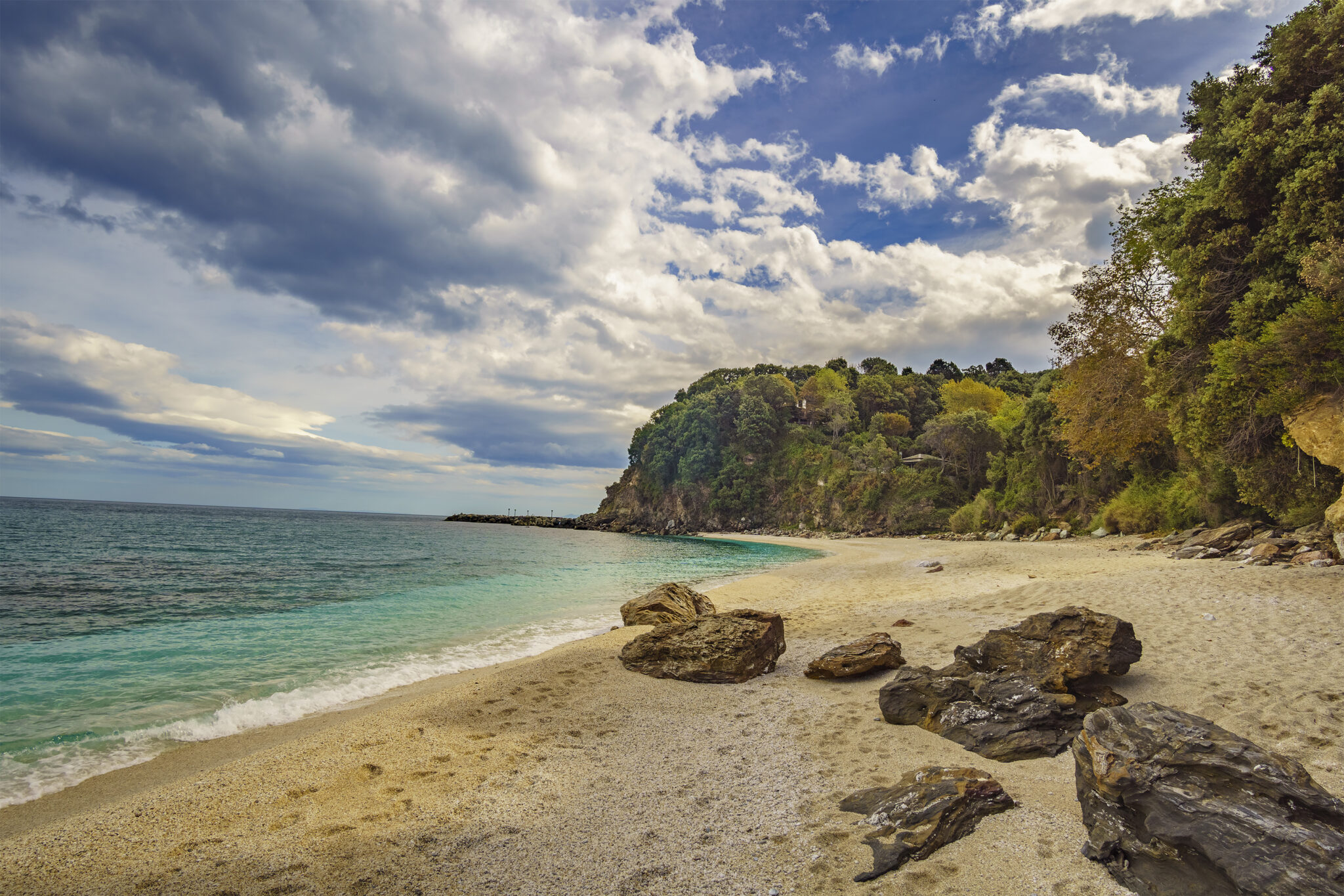 Plaka Beach Pelion / Shutterstock