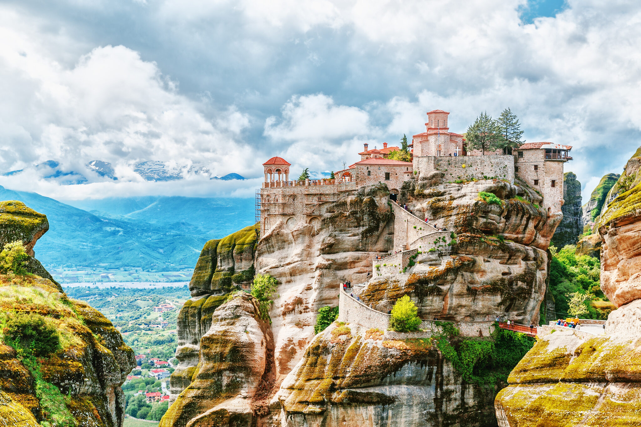 Meteora Monastery Views / Shutterstock