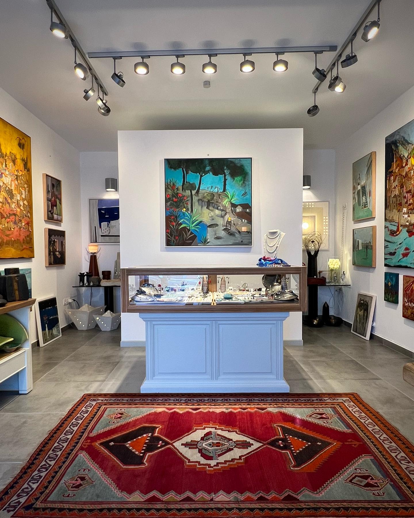 Art by local and global artists / t.k.place