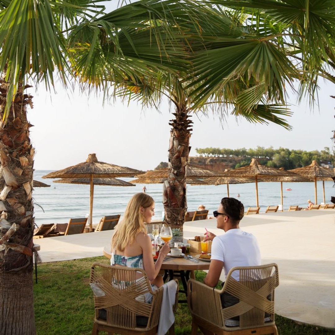 Nourish yourselves with culture, sea and food