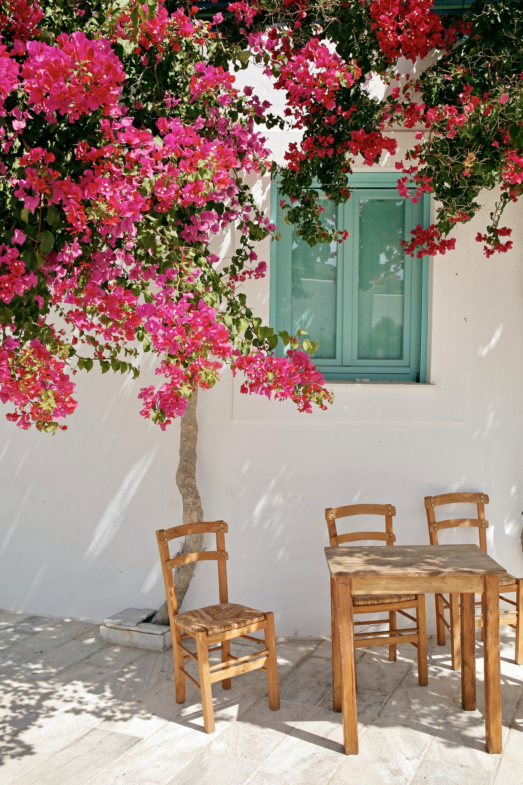 Paros Guide / Lefkes / Nikos Kokkas