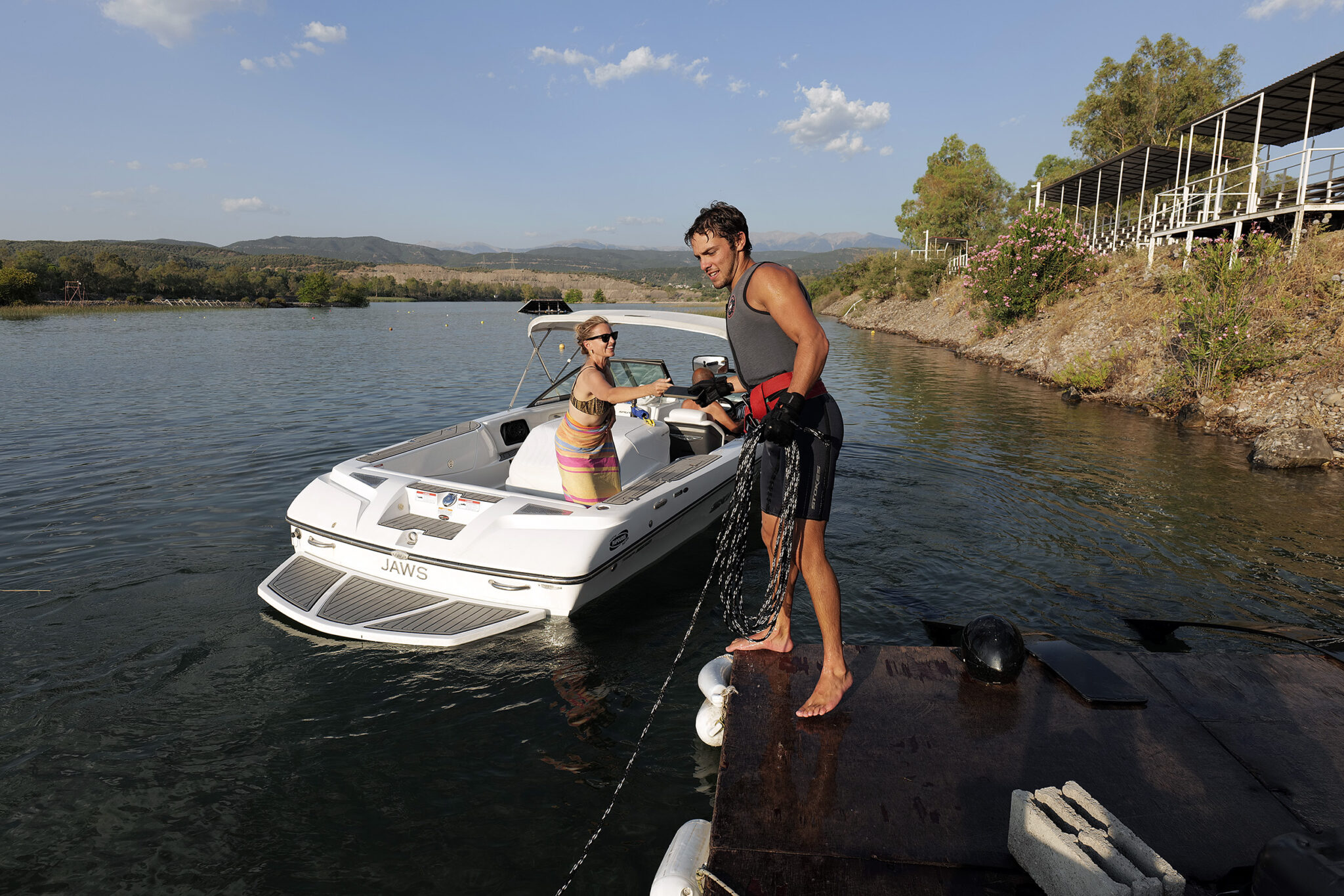 Ένα από τα καλύτερα προπονητικά κέντρα θαλάσσιου σκι της Ευρώπης βρίσκεται στη Λίμνη Στράτου στο Αγρίνιο