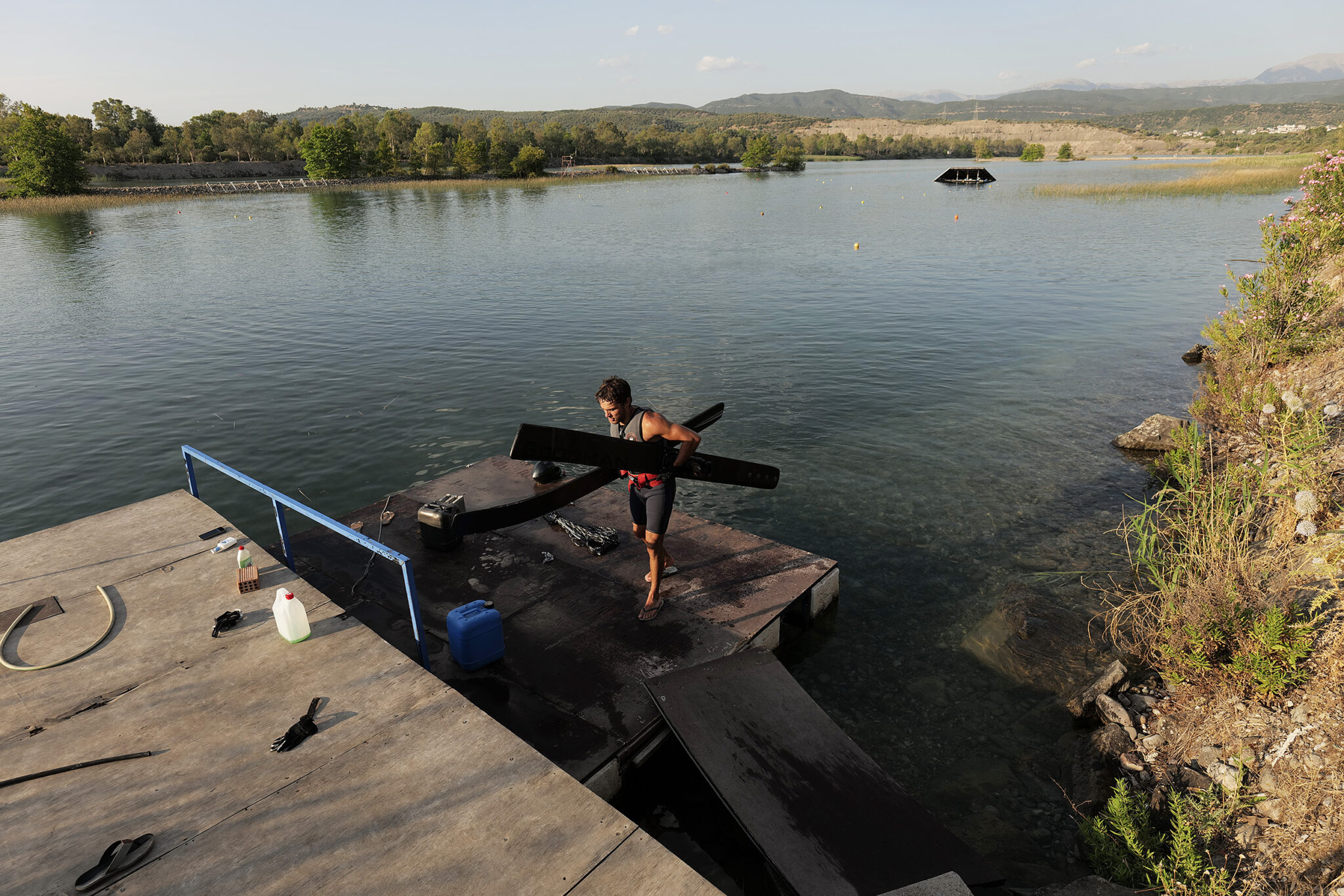 Ένα από τα καλύτερα προπονητικά κέντρα θαλάσσιου σκι της Ευρώπης βρίσκεται στη Λίμνη Στράτου στο Αγρίνιο