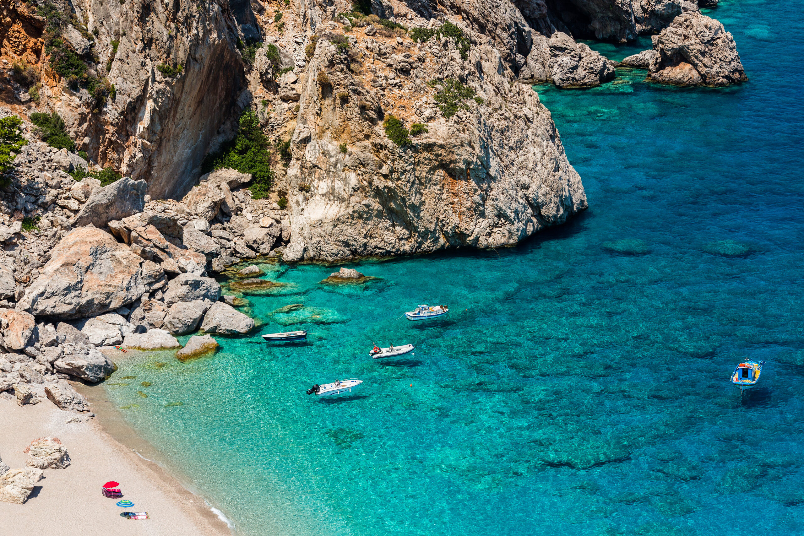 12 αναζωογονητικές βουτιές στην Κάρπαθο