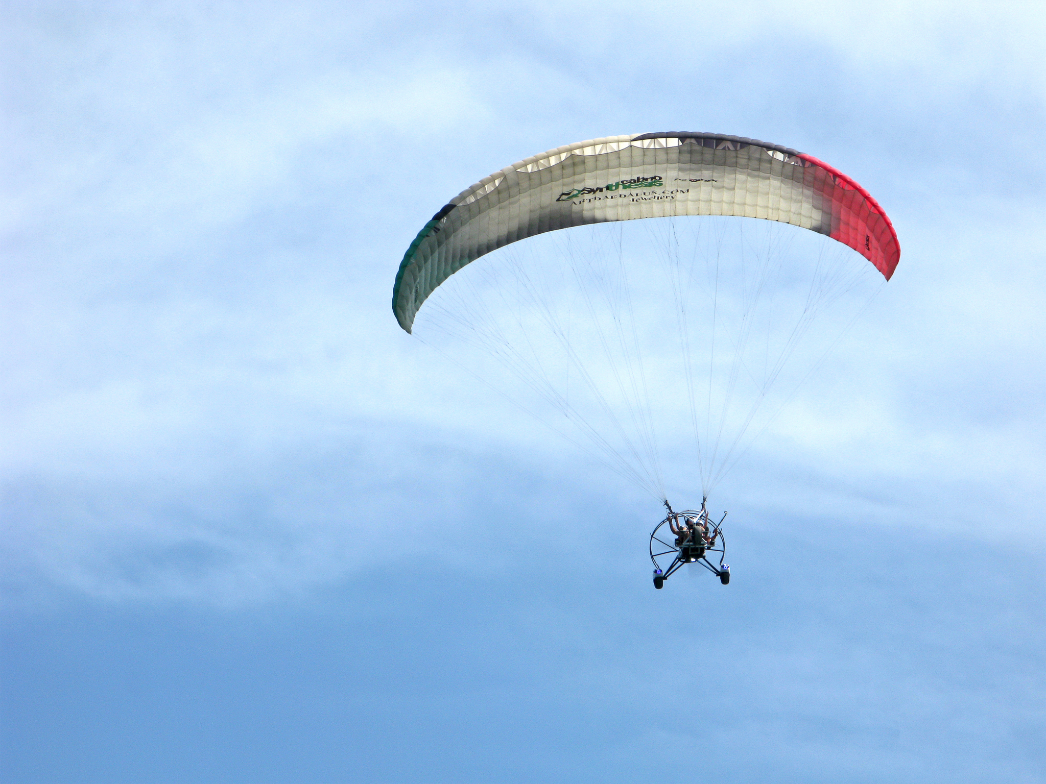 Paragliding στο Αβδού