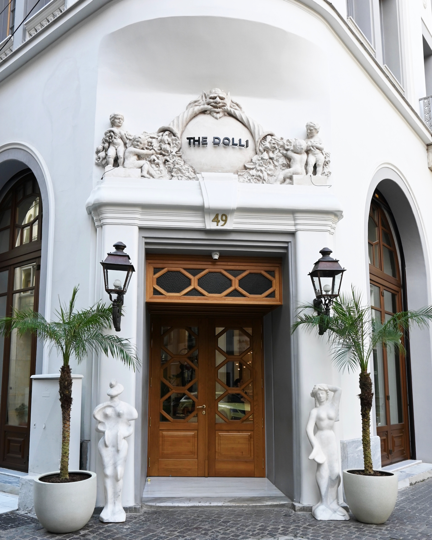 Athens in September: A Mini-Guide of the Heart of the Action / The Dolli