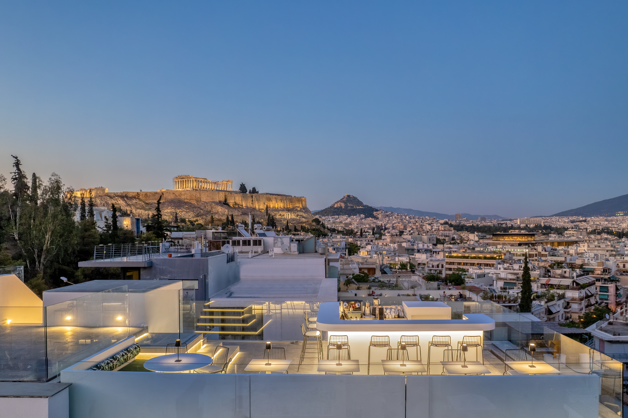 Best Rooftop Bars in Athens Now / Neoma