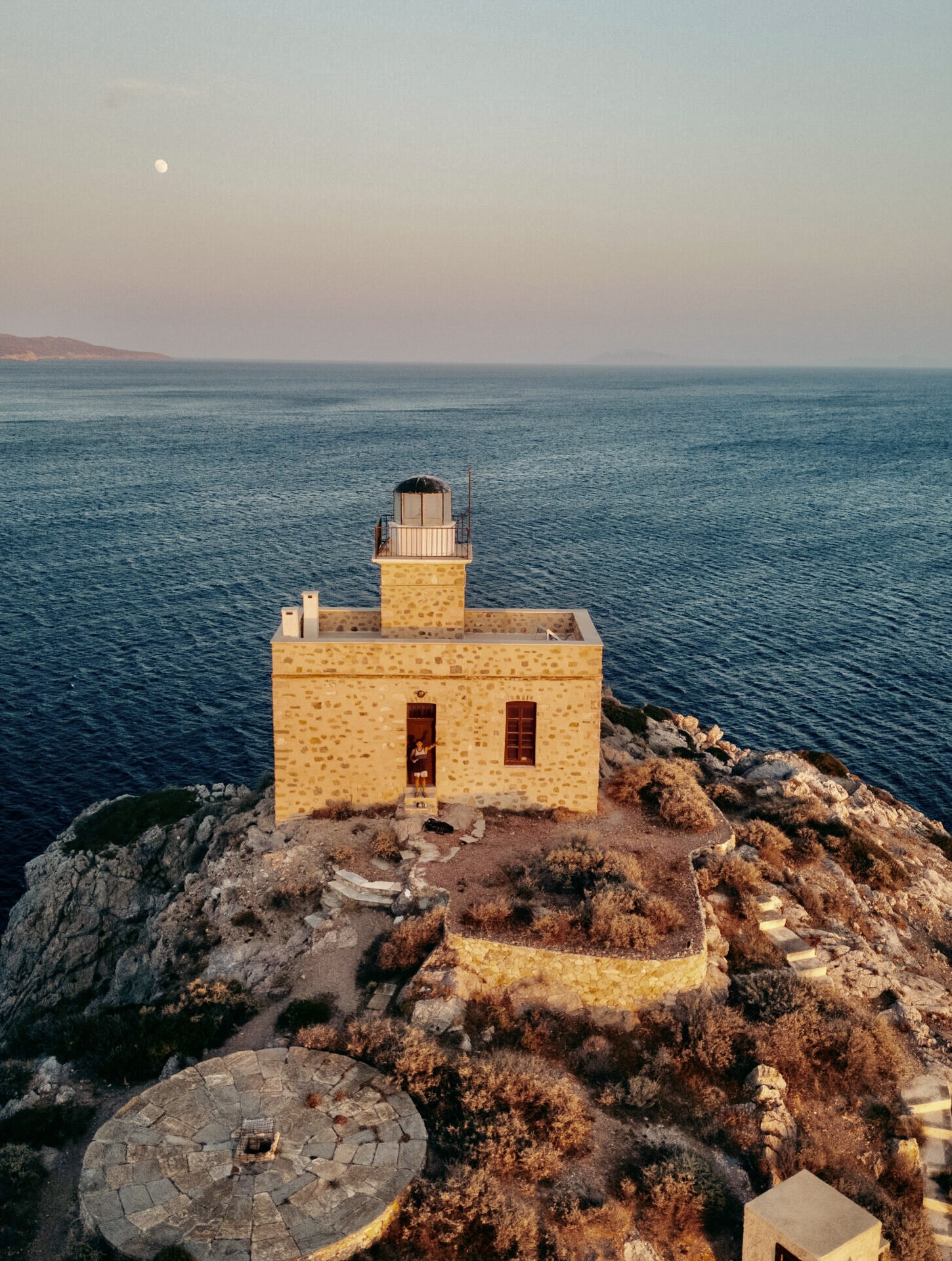 Lighthouse, Ios / Armandos Kyriakis
