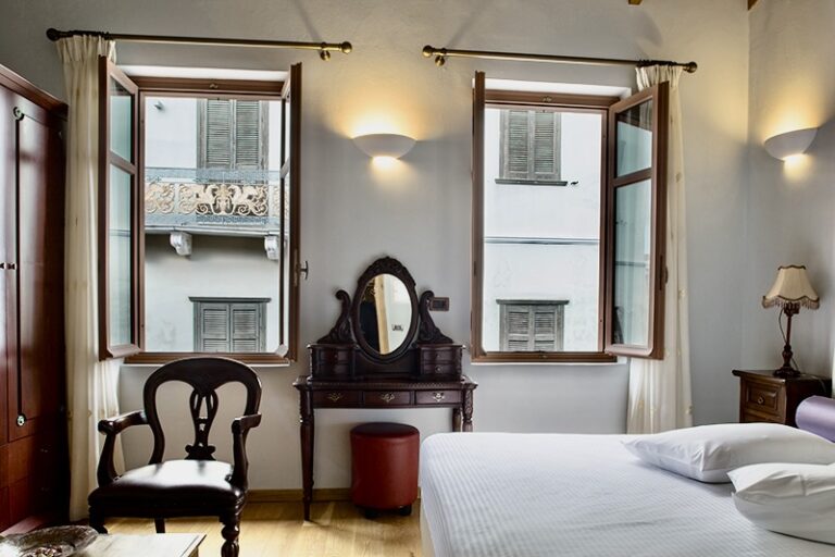 Great Places To Stay In Nafplio / Kyveli