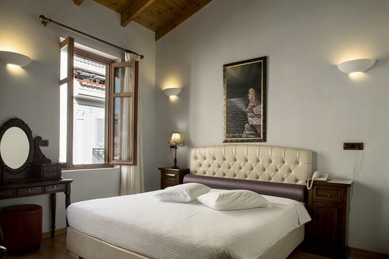 Great Places To Stay In Nafplio / Kyveli