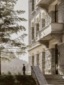 10 Hotels for Every Budget This Christmas in Greece / Manna