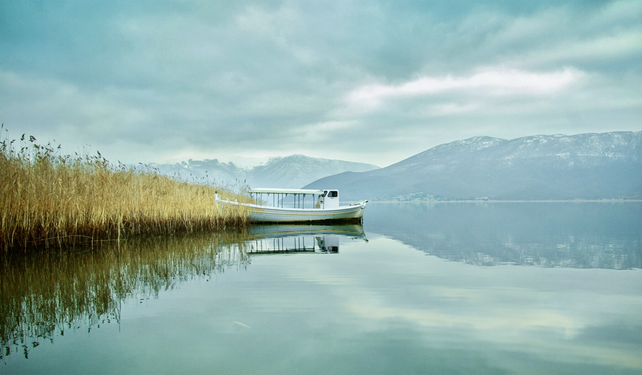 Lake Tourism: Five Fantastic Greek Destinations / Prespes Lakes