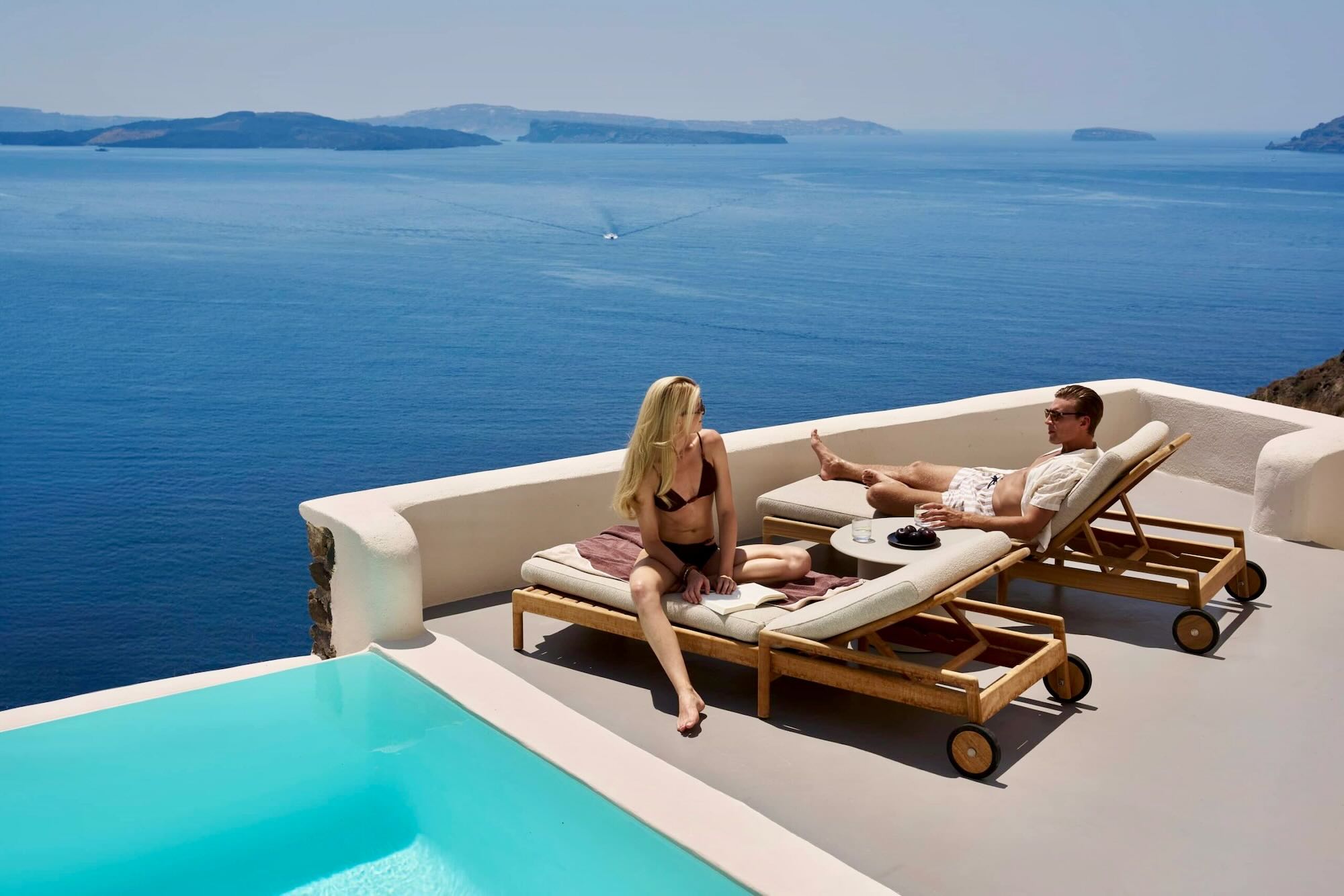 The Best Greek Islands for Lovers / Santorini