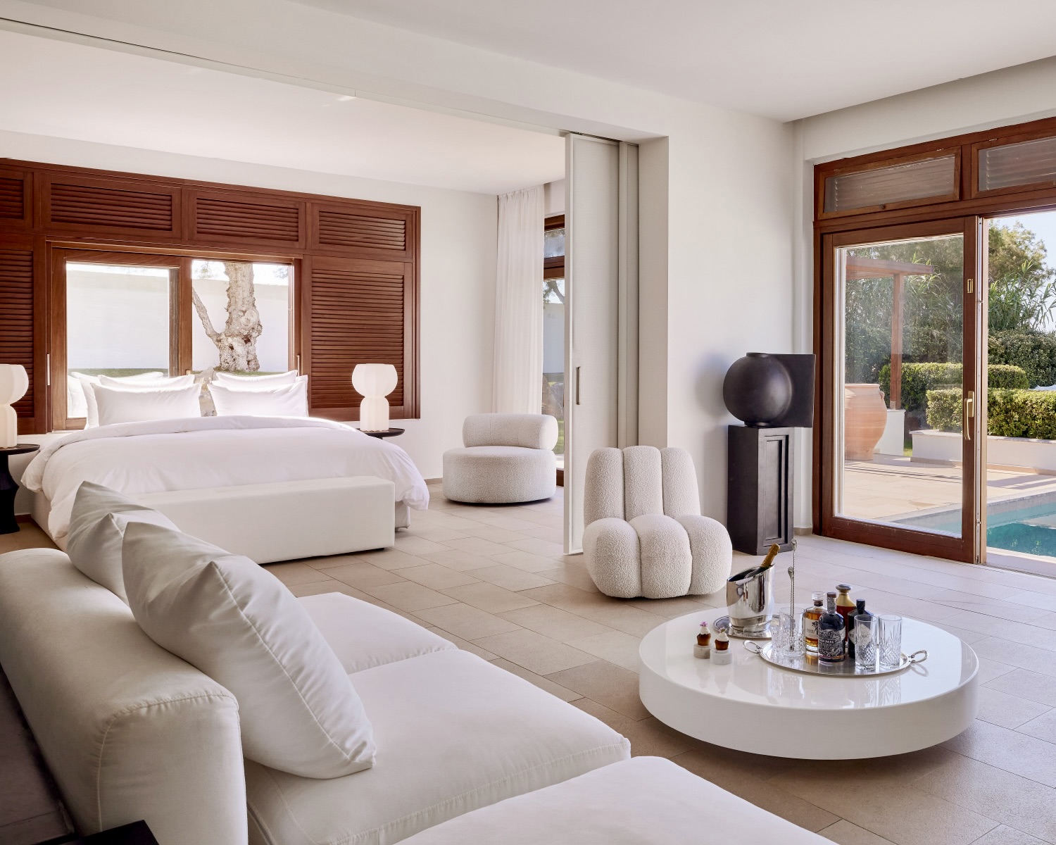 Amirandes over the Holidays / Room Detail