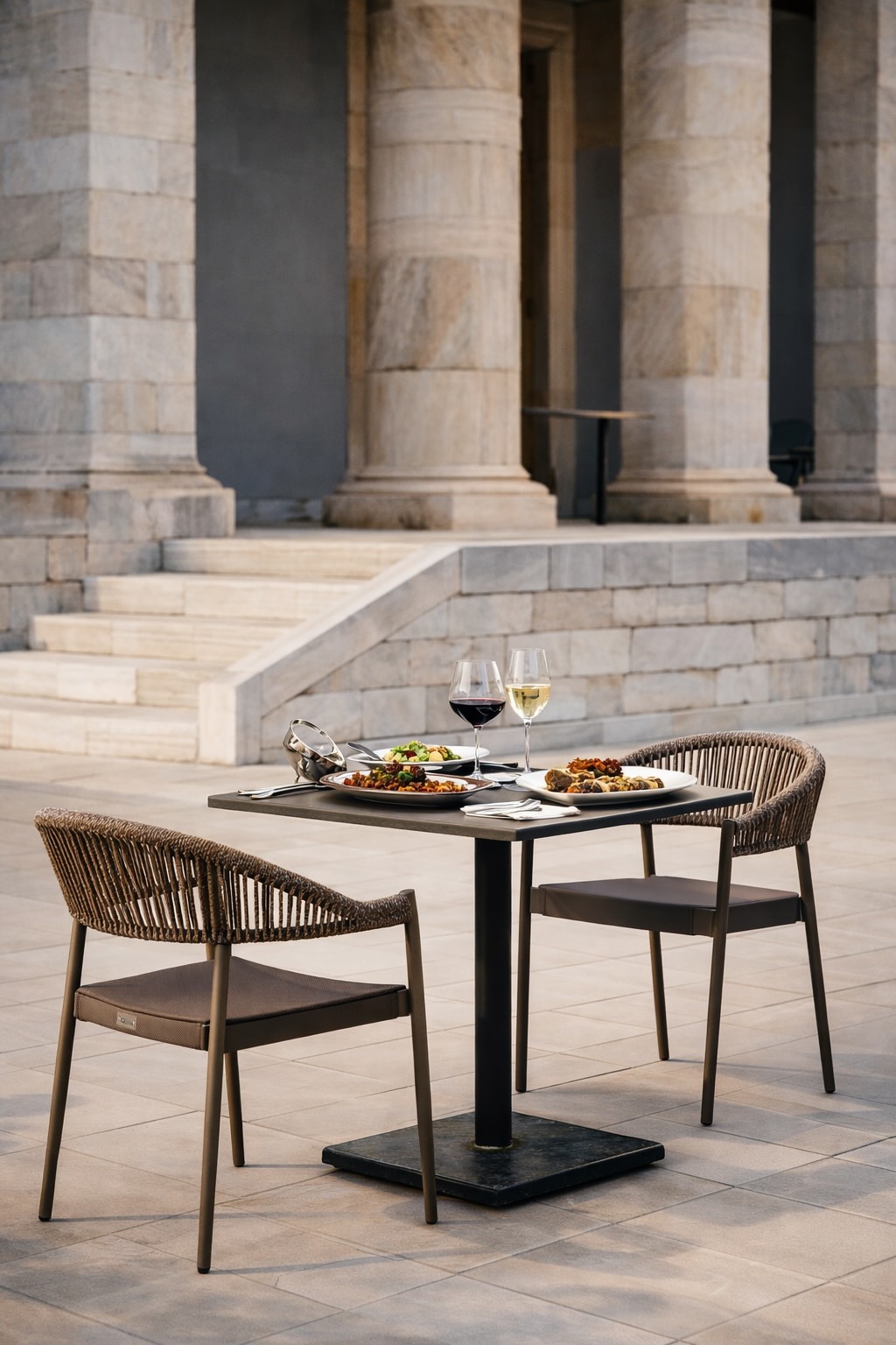 Top Courtyard Caf&eacute;s in Athens / Ilissia Caf&eacute;