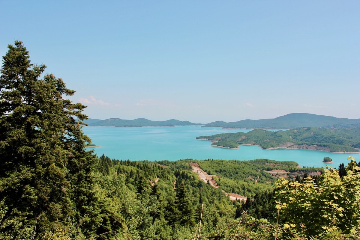 Working Remotely in Springtime Greece / Lake Plastira