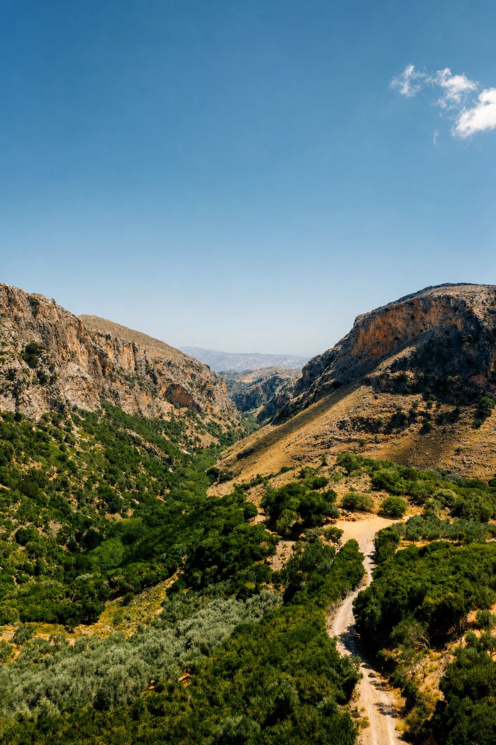 Kissamos beyond the famous beaches: the landscape around Sirikari Gorge