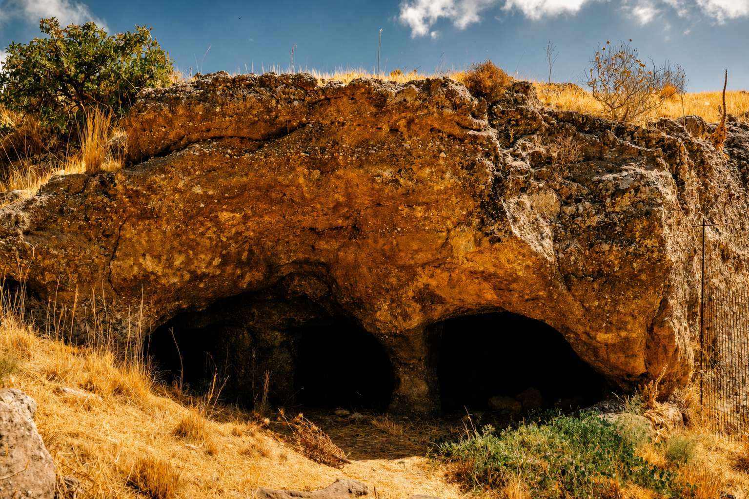 Kissamos beyond the famous beaches: a rock-cut structure outside Ancient Polyrinia