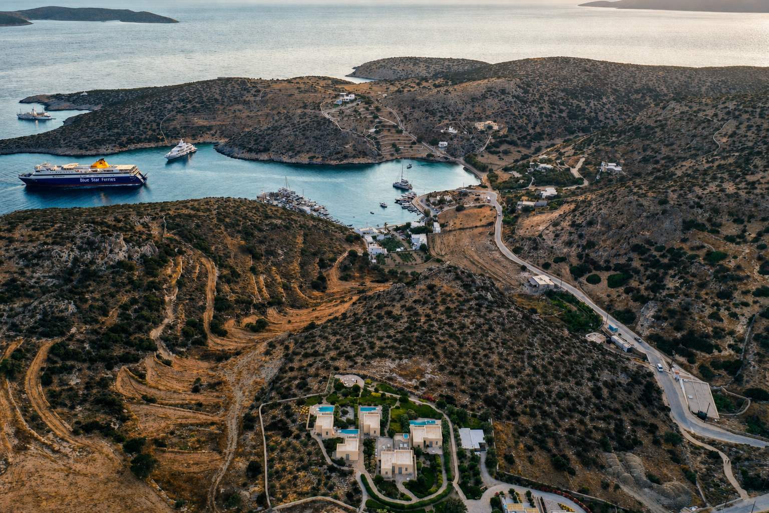 Schinoussa Guide / Schinoza Luxury Suites