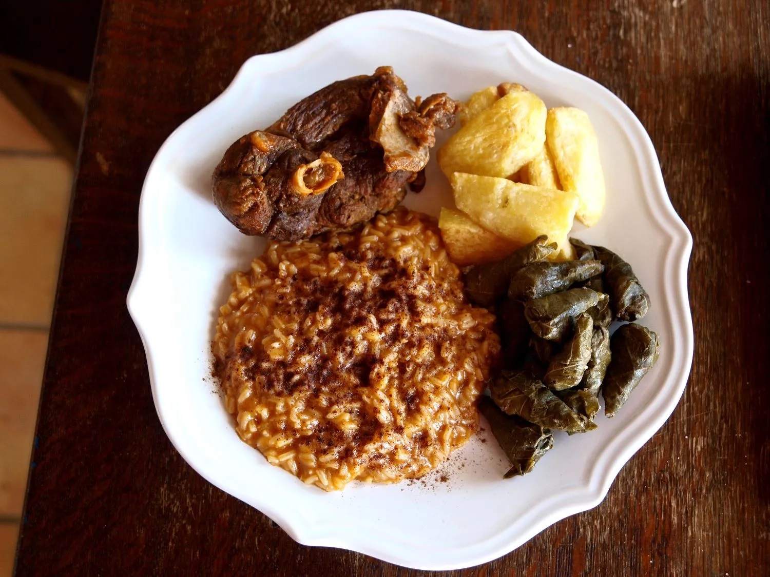 Cheeses of the South Aegean: Kasiot pilaf with meat and stuffed vine leaves